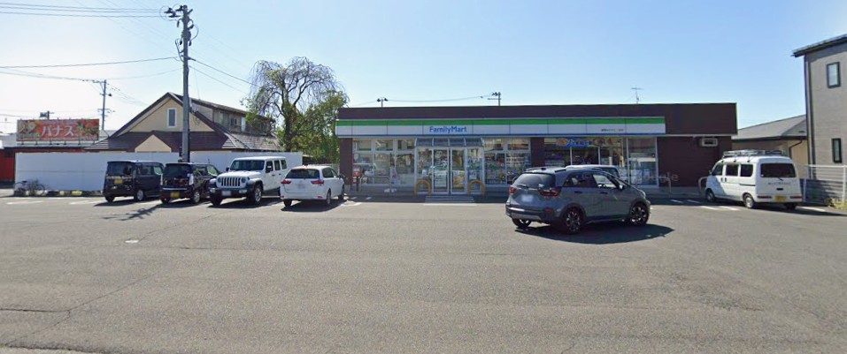 ファミリーマート盛岡みたけ3丁目店　徒歩3分