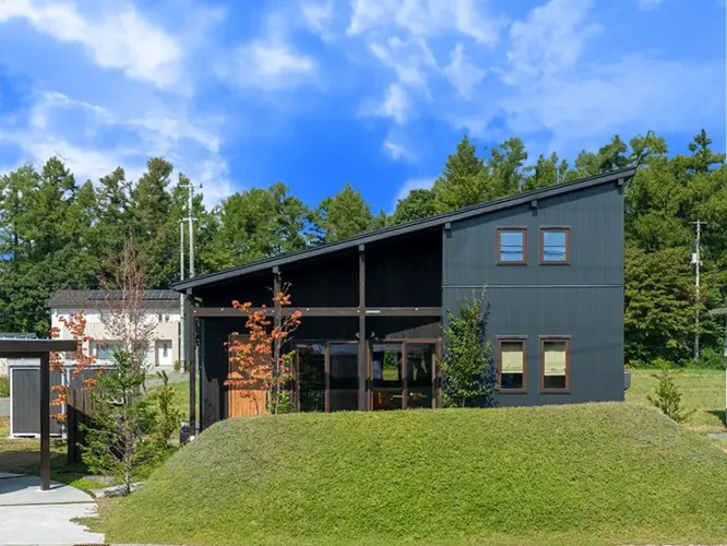 【 CARRE】片流れの屋根がカッコイイ外観