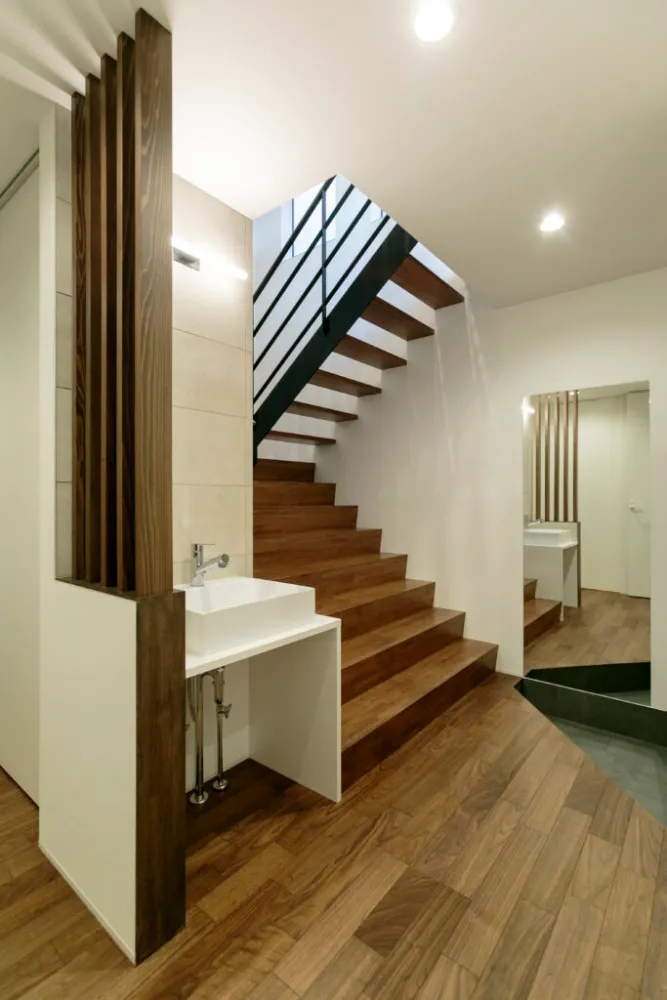 34坪の限られた敷地で実現する、空と光に包まれた37坪の家