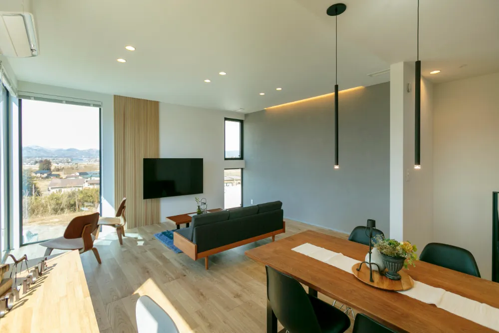 街並みを一望できる二階リビングの家