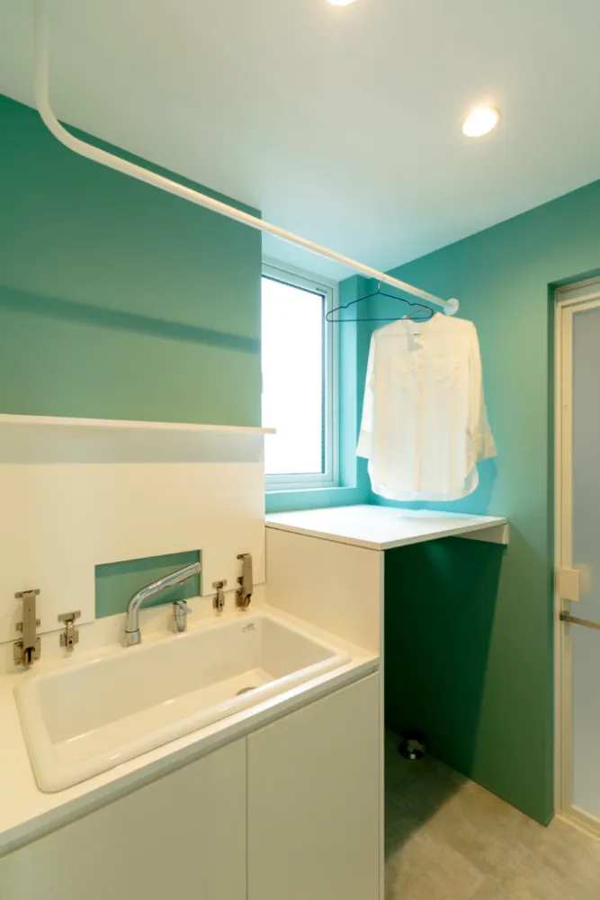 吹き抜け階段でつなぐ空間づくり