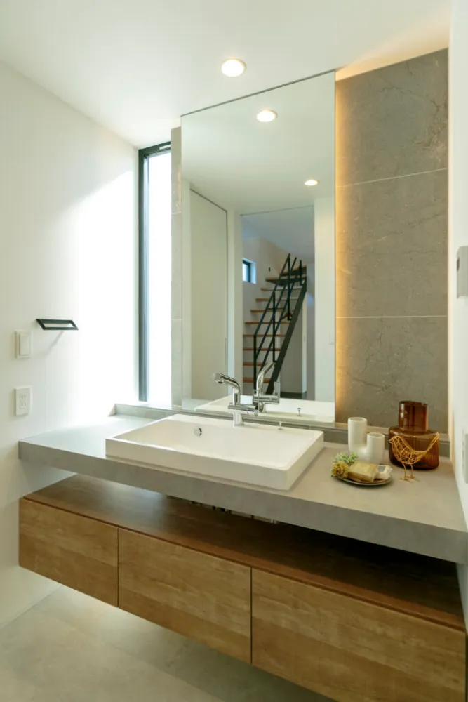 街並みを一望できる二階リビングの家