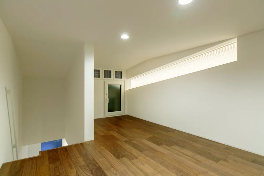 34坪の限られた敷地で実現する、空と光に包まれた37坪の家