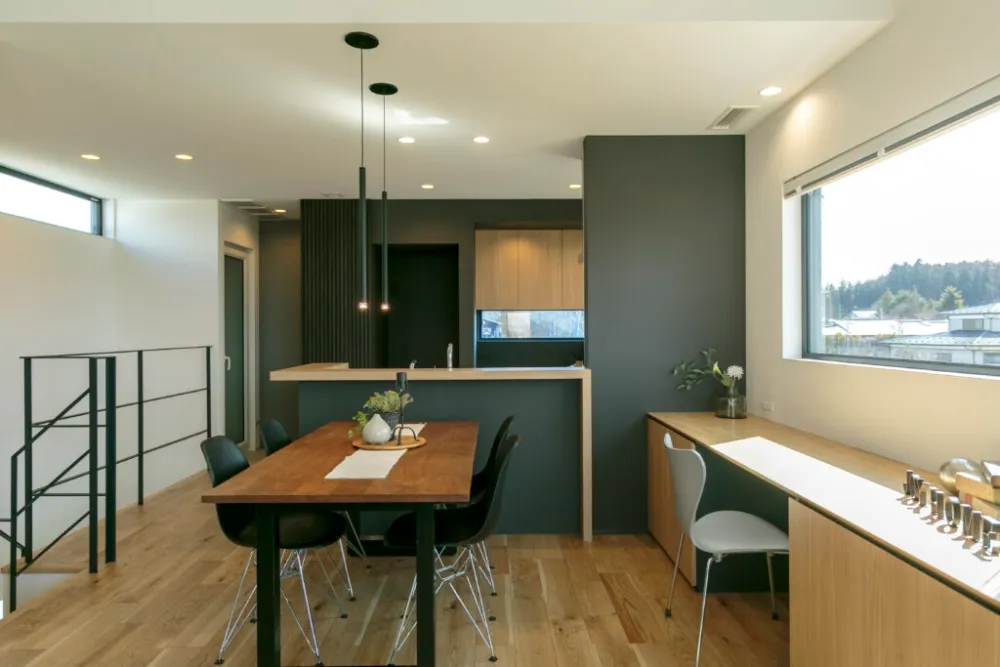 街並みを一望できる二階リビングの家