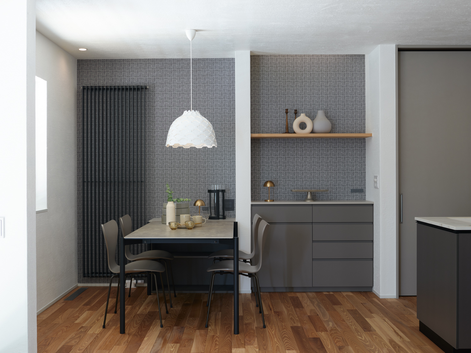 グレージュとマットブラックで統一された落ち着きのある大人のダイニング空間