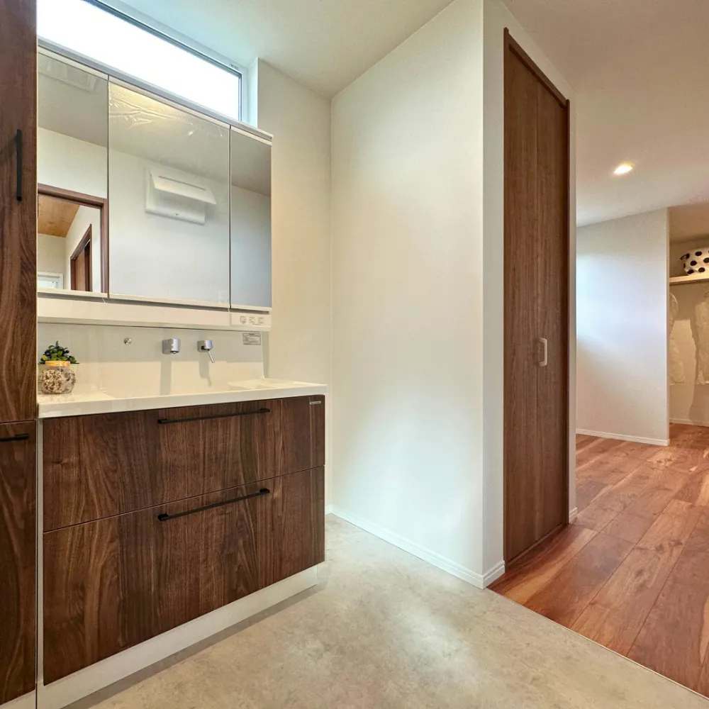 ご夫婦の遊び心を詰め込んだ 勾配天井と小上がり畳のある ‘’和’’ガレージハウス