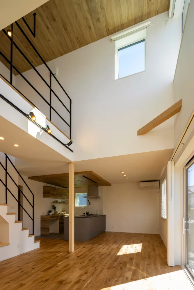 吹き抜けリビング