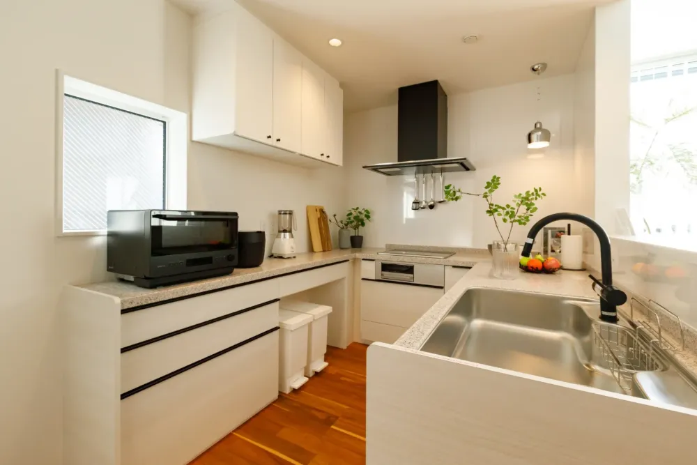 コの字型キッチンでお菓子作りもラクラク