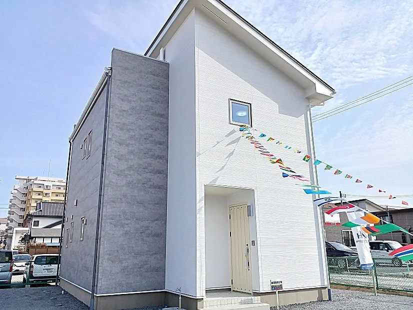 スタイリッシュな外覧と収納充実で暮らしが楽しくなる家