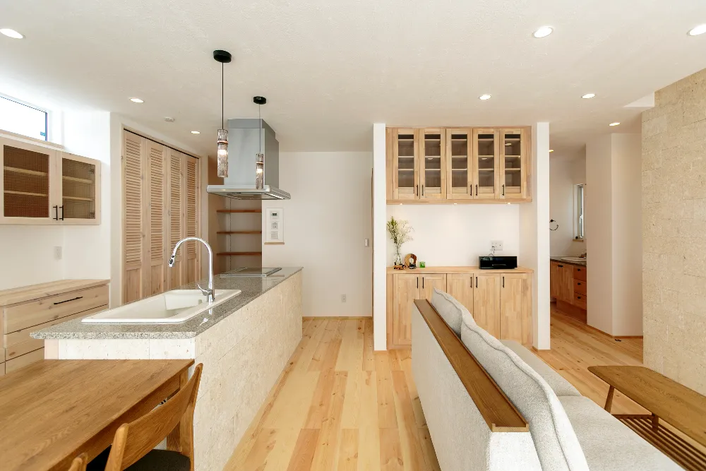 自然素材を贅沢に使用した無添加の家