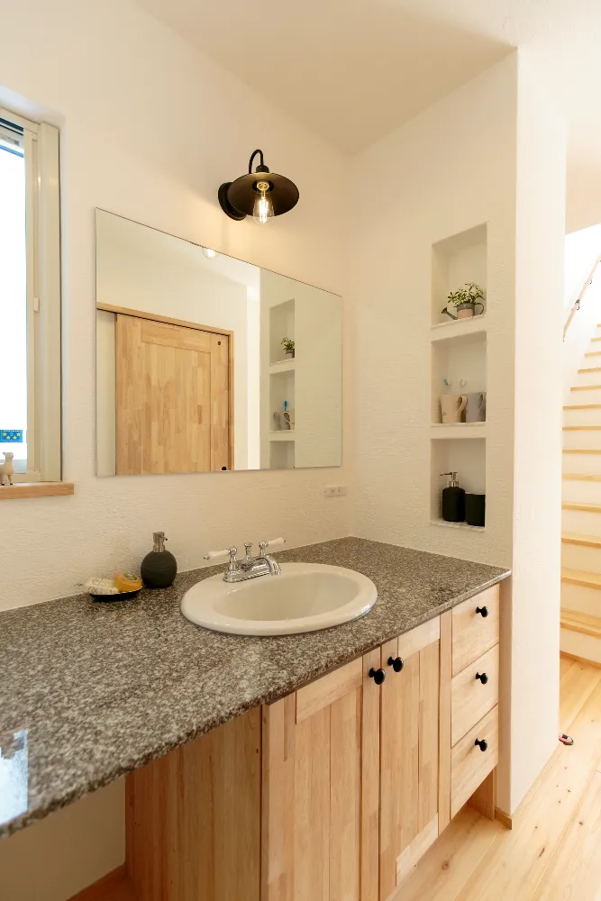 自然素材を贅沢に使用した無添加の家