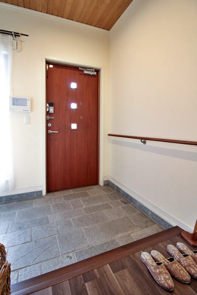 land image 2