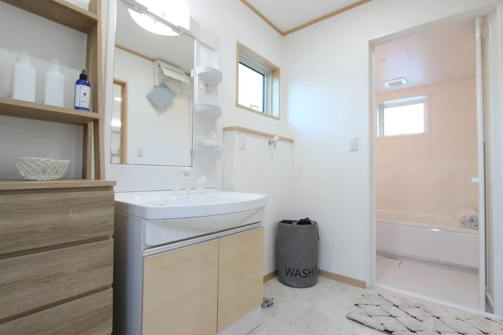 洗面脱衣室：3帖