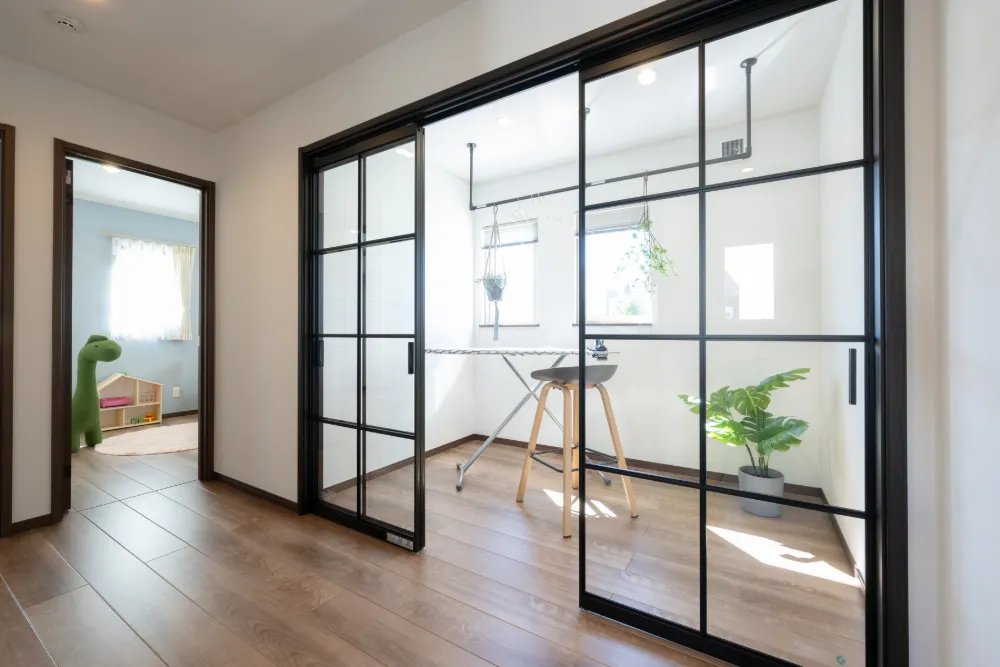 天候に左右されない「ランドリールーム」