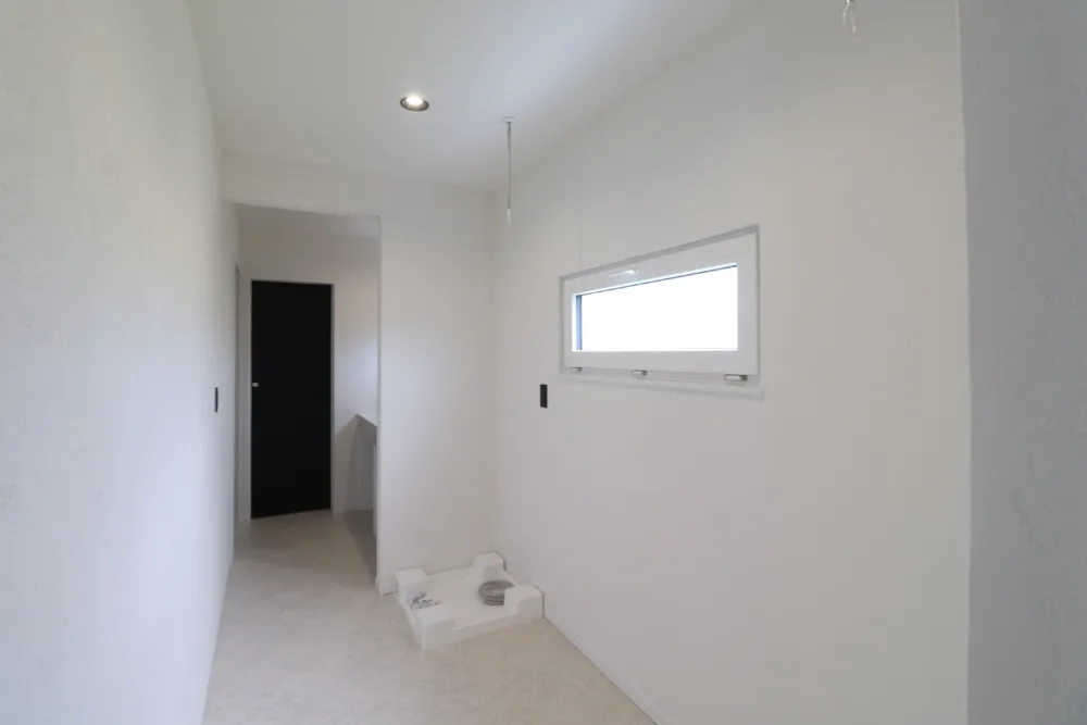 和灯りの畳スペースがある家