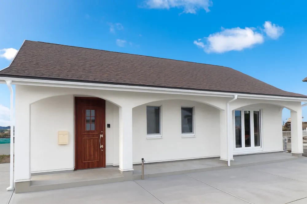 自然素材で彩る無垢の平屋