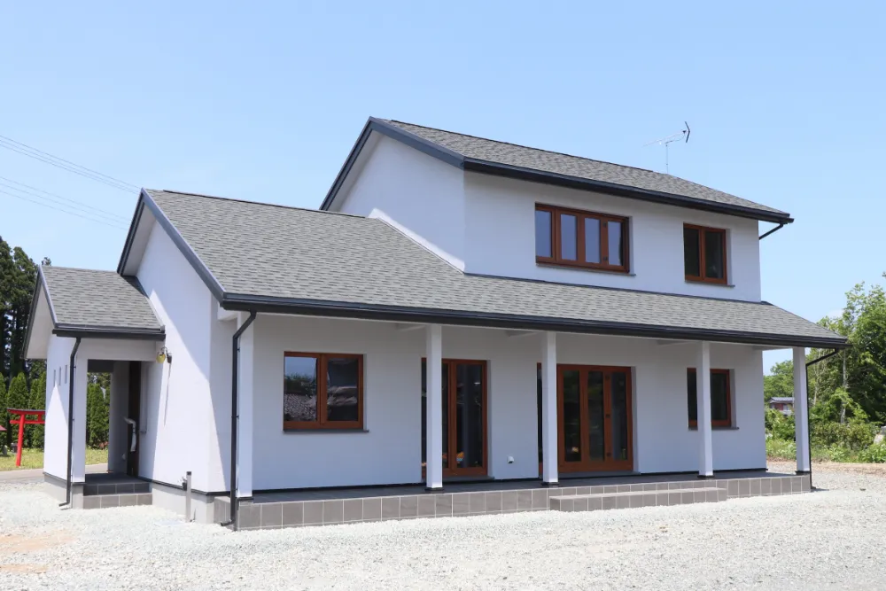 【外観】免震基礎工法のお家