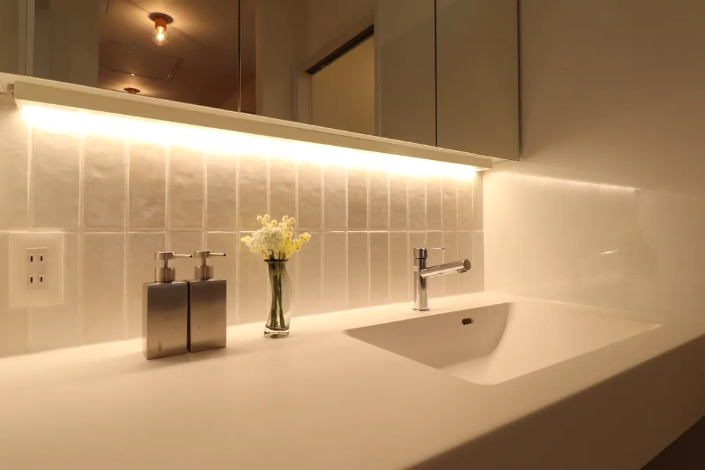 清潔感と上質さが調和する【洗面台】