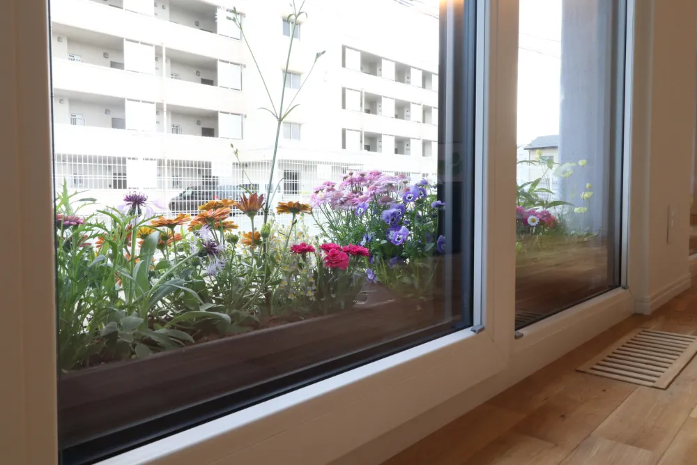 北欧を感じる【フラワーウィンドウ】