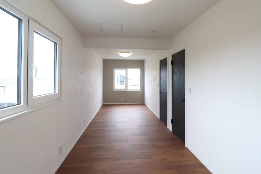 和灯りの畳スペースがある家