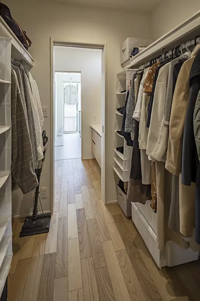 身支度にも洗濯にも大活躍する一直線の動線がわが家の自慢