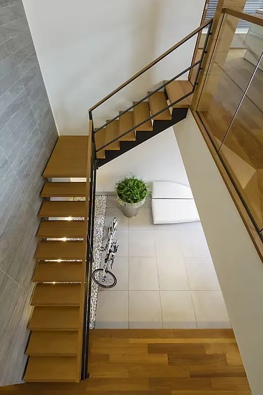 子育ても仕事も充実 自分らしい感性を表現した二世帯住宅