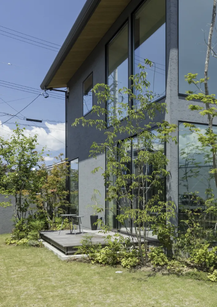 大開口と無柱リビングの開放感。 思いがけない自由を感じられる家