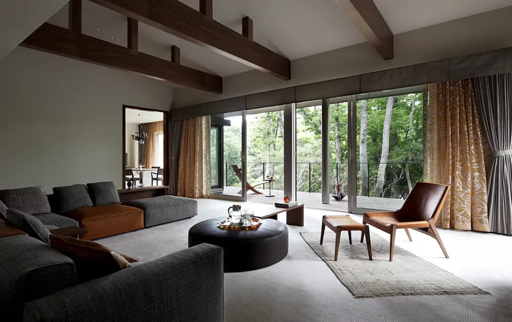 那須の別荘　森に溶け込む住まい