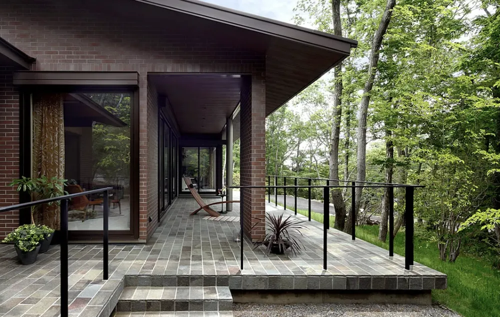 那須の別荘　森に溶け込む住まい