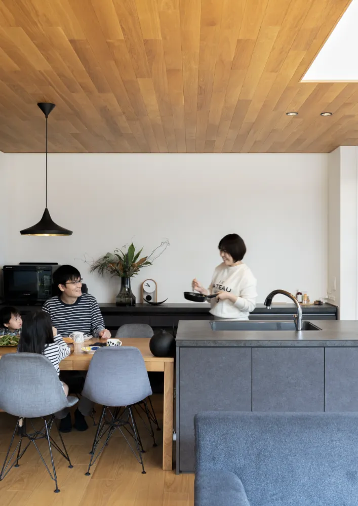 大開口と無柱リビングの開放感。 思いがけない自由を感じられる家