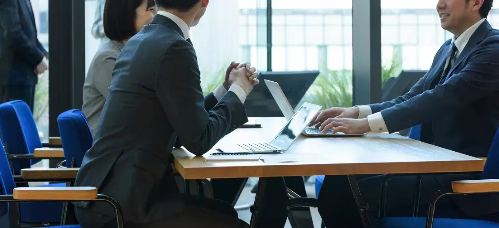 ご利用事例2）ＭＥＥＴＩＮＧ　ミーティング会場