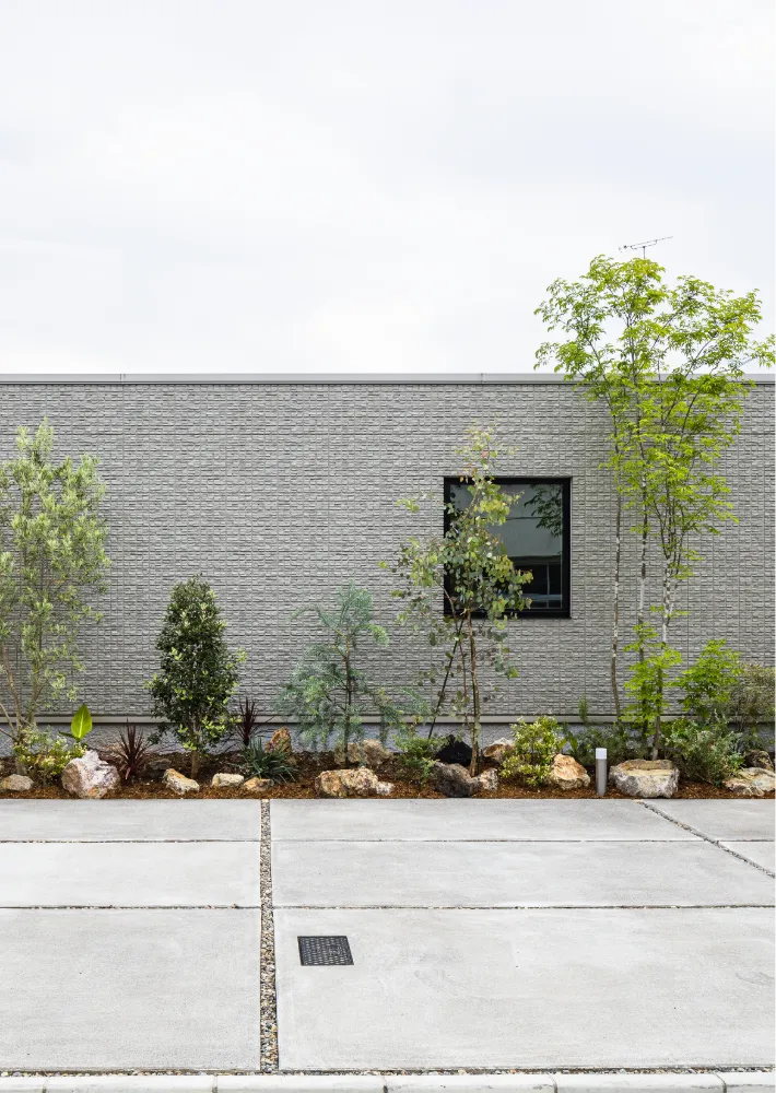 コートハウスで叶える癒しと効率性～オンオフを軽やかに行き来する家～