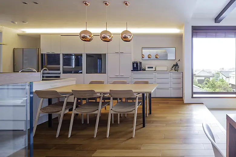 子育ても仕事も充実 自分らしい感性を表現した二世帯住宅