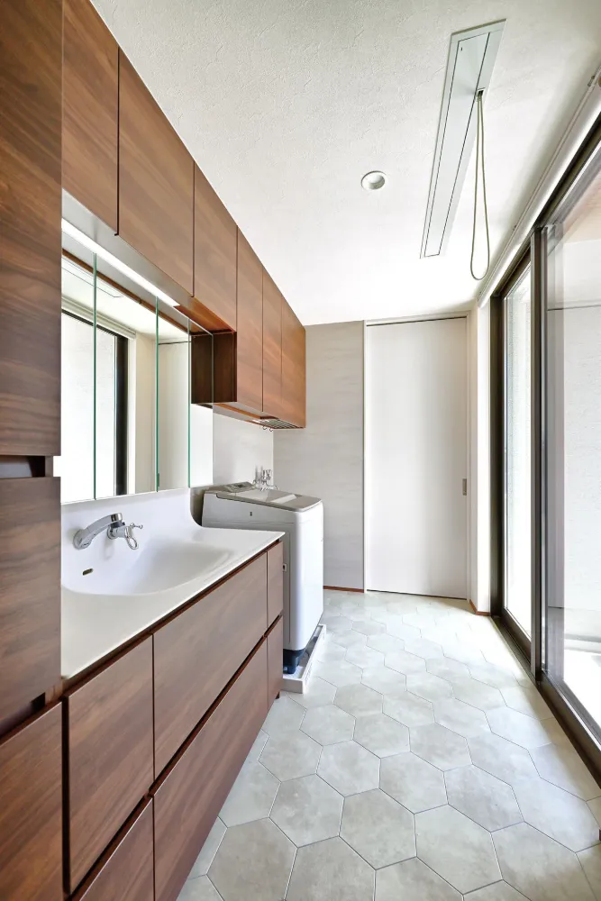 木や石、緑が心地よさと豊かさを生む平屋