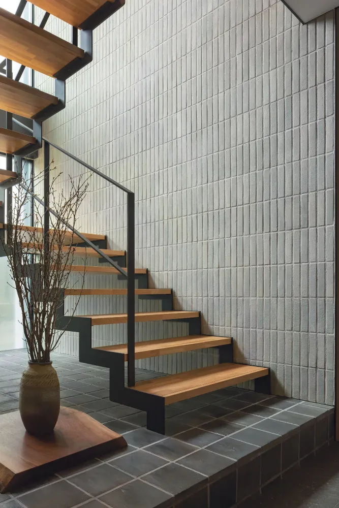 こだわりの素材をちりばめたホテルライクな家