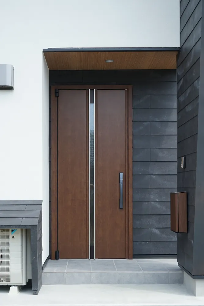 心地よいコントラストで未来を紡ぐ家