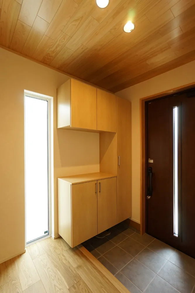 心地よいコントラストで未来を紡ぐ家