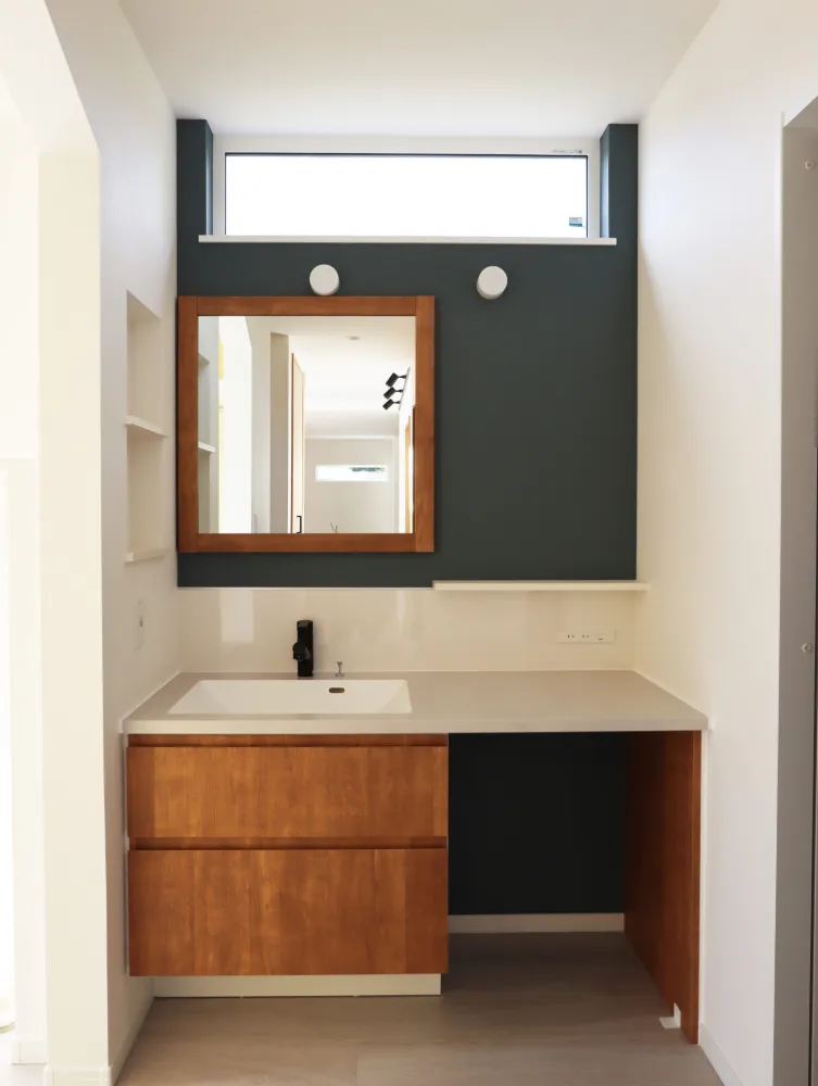 畳が映える、上質シックモダンの家