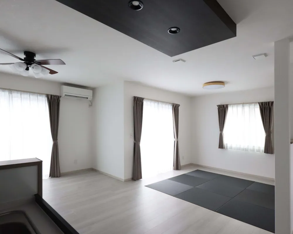 動線が心地よいモノトーンの住まい