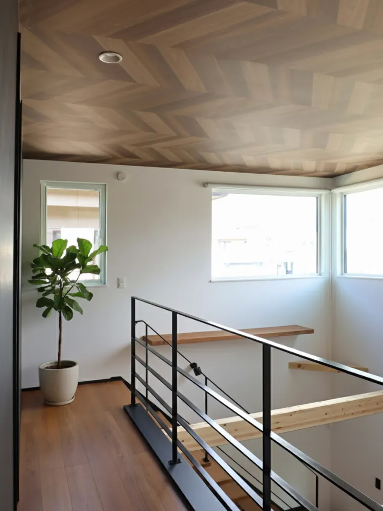 見守りやすさと開放感を叶える、子育て世代のための家