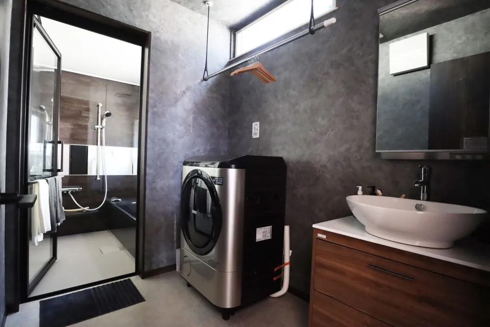 落ち着きとあたたかさが調和する、街に映える家