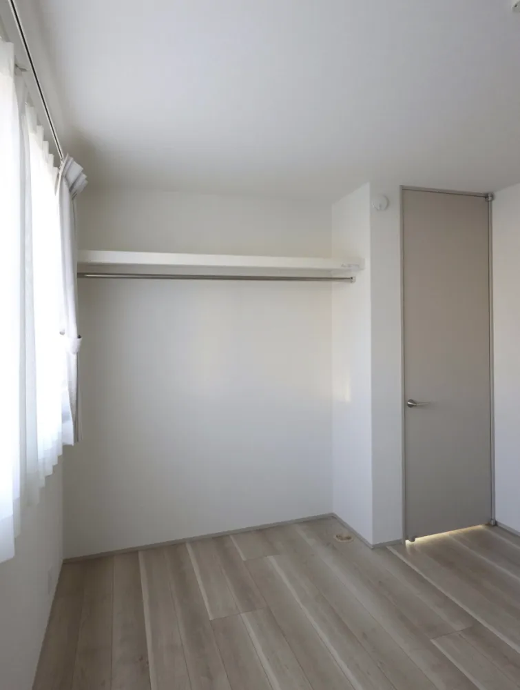 ブラックが映える、上質シックな住まい。