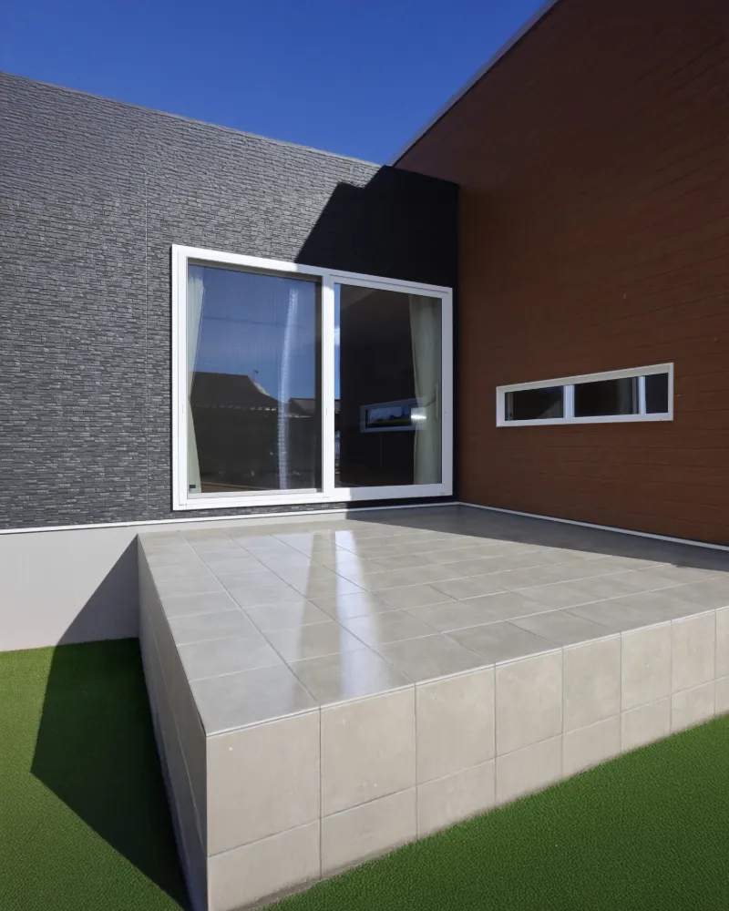 畳が映える、上質シックモダンの家