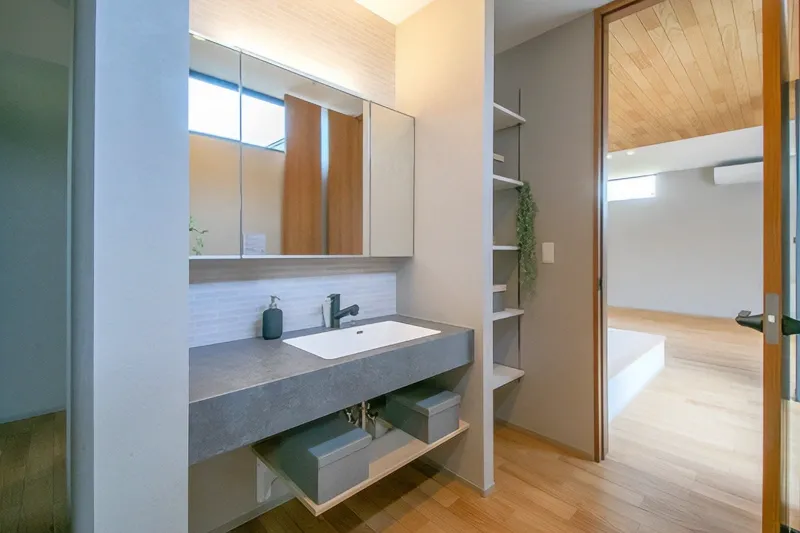 空間を分け、つなぎ、広がる。 一級建築士が提案する、中庭のある平屋