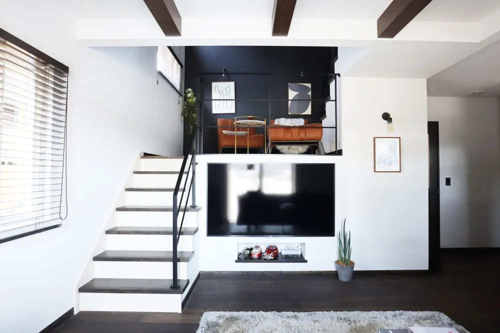 落ち着きとあたたかさが調和する、街に映える家