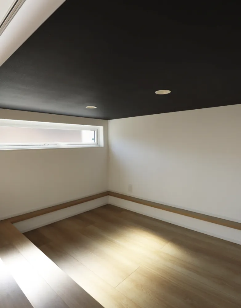 ダウンフロア×スキップフロアの家