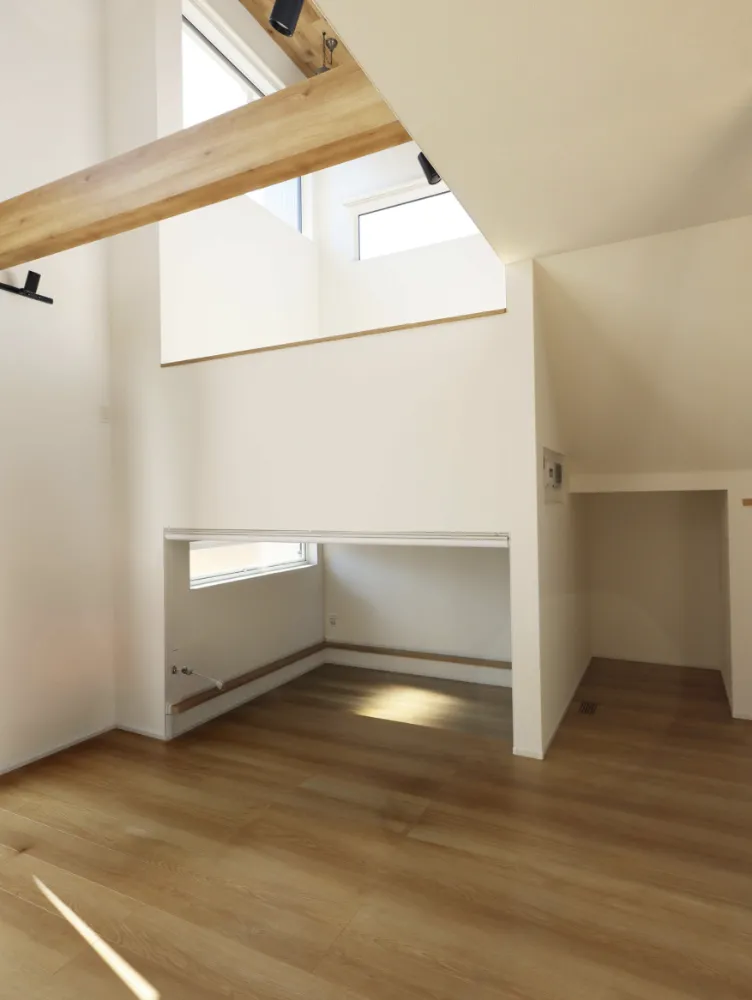 ダウンフロア×スキップフロアの家