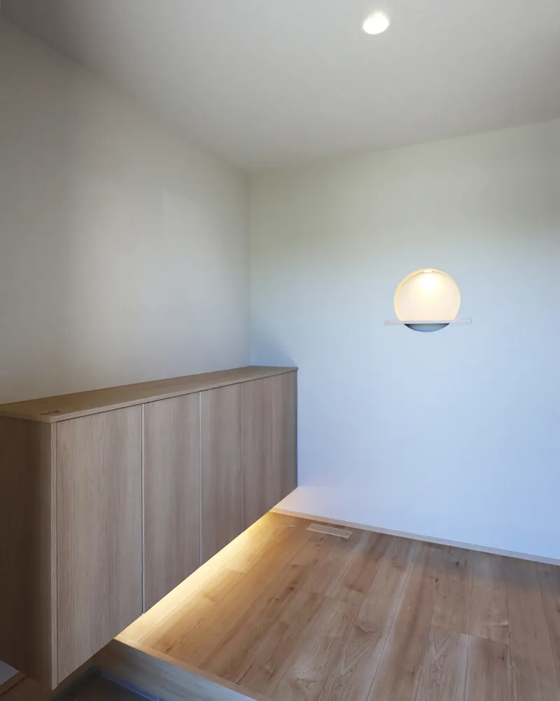 和のやさしさが広がる、吹き抜けリビングの家