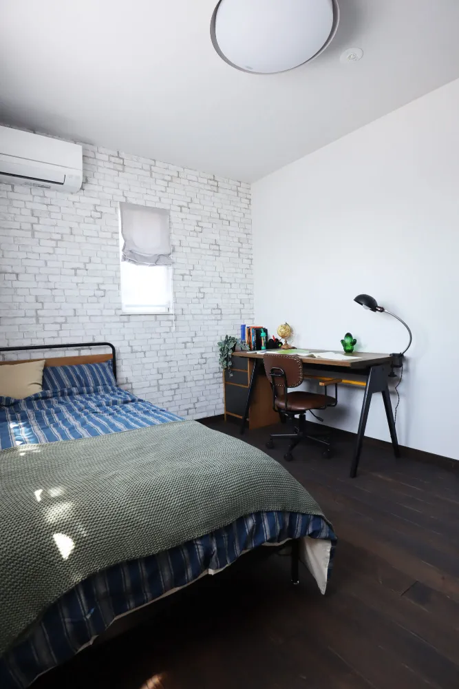 落ち着きとあたたかさが調和する、街に映える家