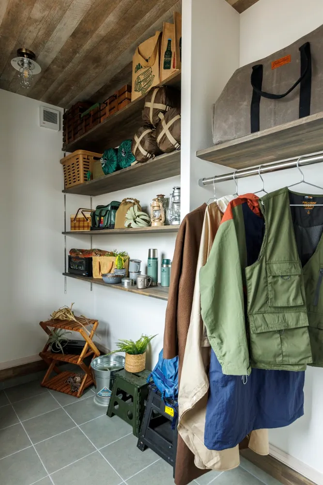 無垢の木のぬくもりが映える、味わい深い家